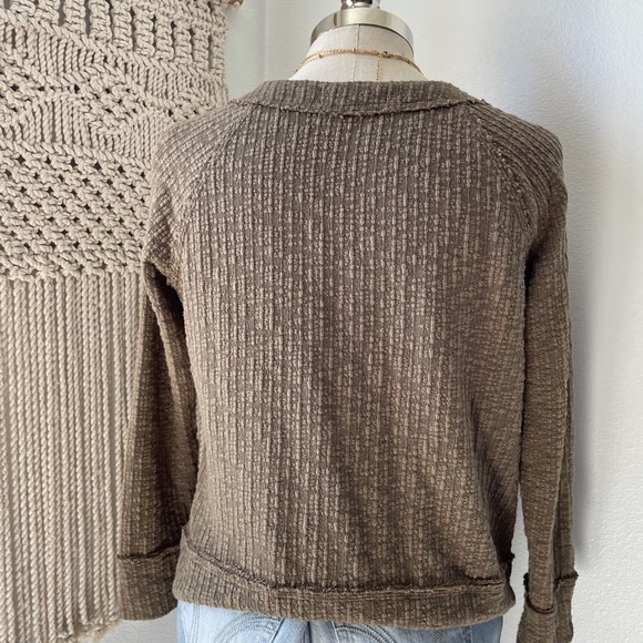 Vince Camuto Olive textured button down cardigan - Picture 4 of 4